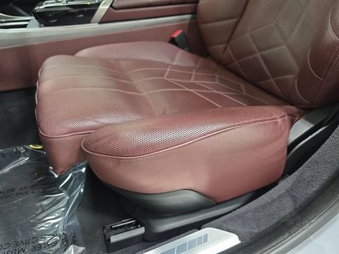 Certified 2023 BMW 760i xDrive w/ Luxury Rear Seating Package AWD/4WD image 26