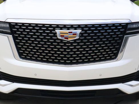 Certified 2024 Cadillac Escalade ESV Premium Luxury RWD image 8