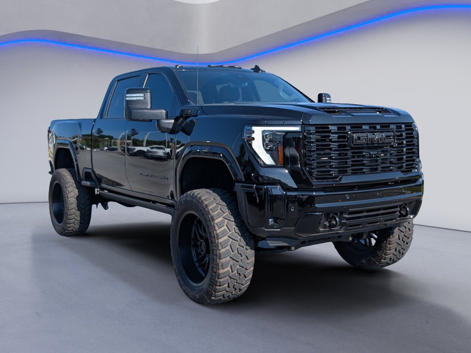 Used 2025 GMC Sierra 2500 Denali w/ Denali Reserve Package AWD/4WD image 5