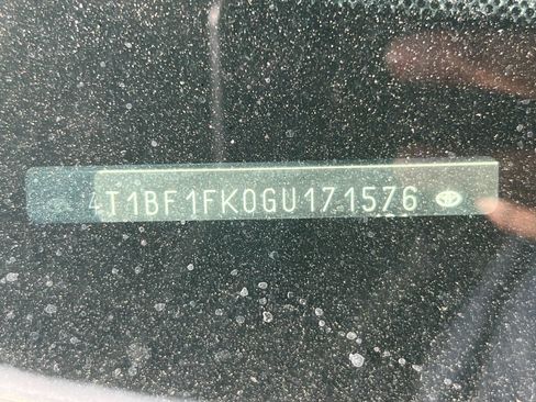 Used 2016 Toyota Camry SE FWD image 3