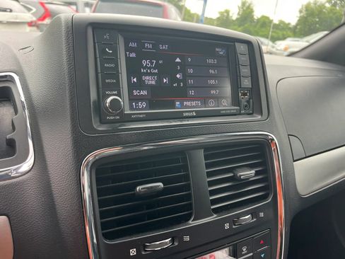 Used 2019 Dodge Grand Caravan GT FWD image 13