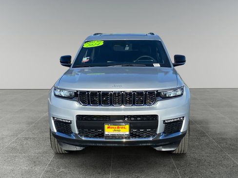 Used 2024 Jeep Grand Cherokee L Limited w/ Luxury Tech Group II image 8