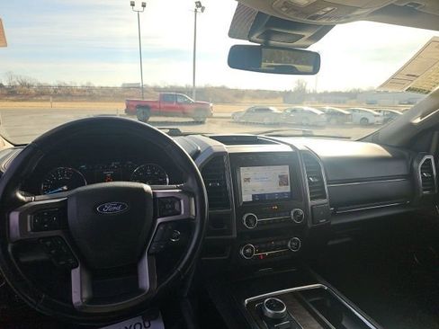 Used 2021 Ford Expedition Platinum image 19