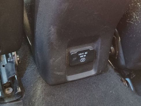 Used 2016 Jeep Renegade Limited image 28