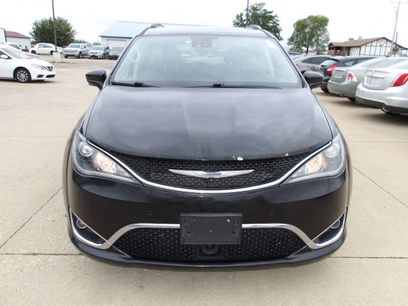 Used 2019 Chrysler Pacifica Touring-L w/ Advanced Safetytec Group