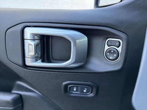 Used 2023 Jeep Wrangler Unlimited w/ Cold Weather Group AWD/4WD image 24