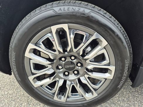 Used 2024 GMC Sierra 1500 Denali Ultimate image 9