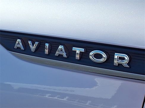 Used 2022 Lincoln Aviator Reserve w/ Elements Package Plus image 31