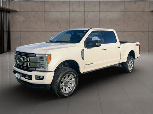 Used 2019 Ford F350 Platinum w/ Platinum Ultimate Package image 3