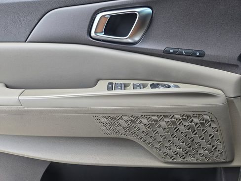 New 2026 Kia Carnival EX FWD image 18