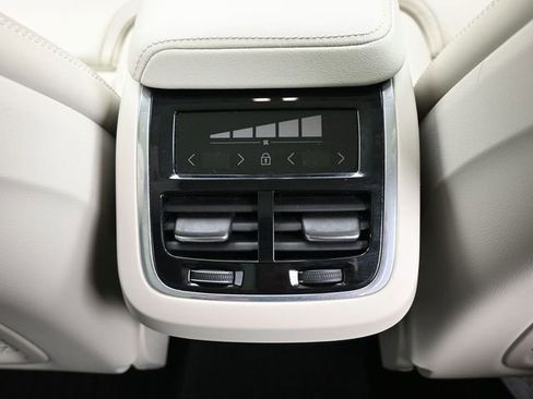 Used 2023 Volvo XC60 B5 Ultimate w/ Protection Package Premier image 31