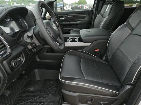 New 2026 RAM 2500 Laramie AWD/4WD image 24
