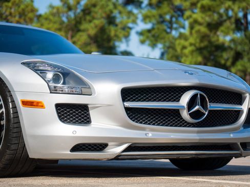 Used 2012 Mercedes-Benz SLS AMG Roadster image 20