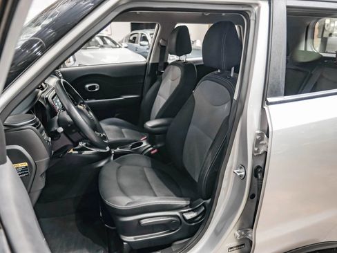 Used 2019 Kia Soul + image 29