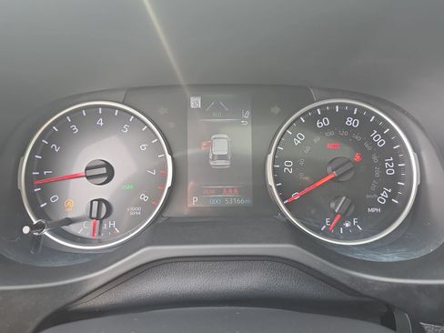 Used 2021 Toyota RAV4 XLE w/ Convenience Package FWD image 16