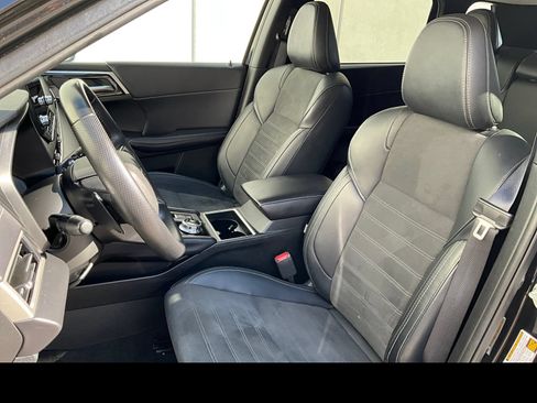 Used 2024 Mitsubishi Outlander SE FWD image 8