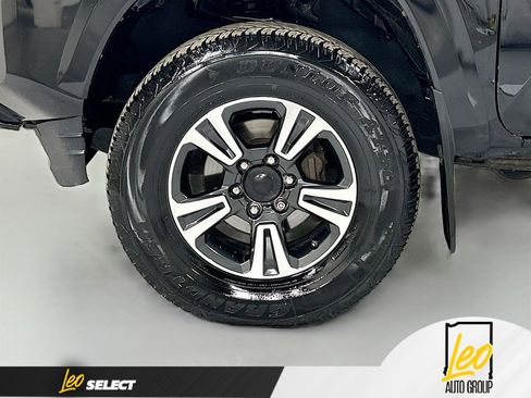 Used 2018 Toyota Tacoma TRD Off-Road image 30