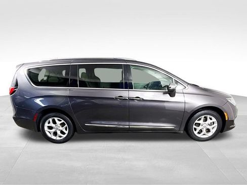 Used 2020 Chrysler Pacifica Limited FWD image 7