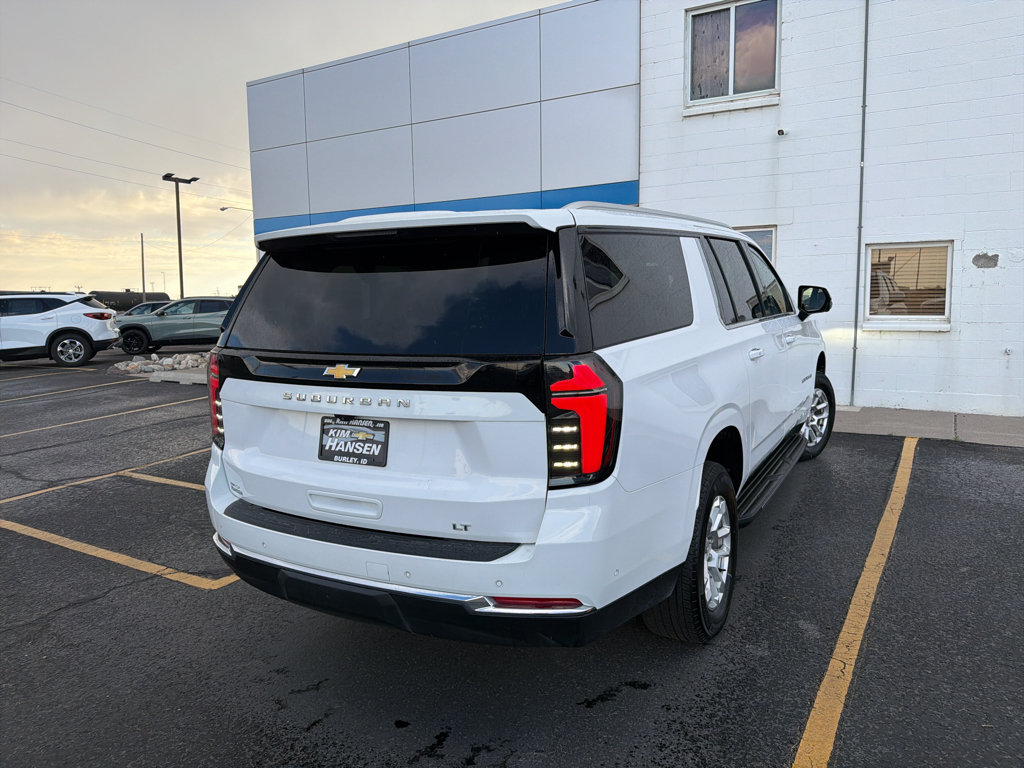 Used 2025 Chevrolet Suburban LT AWD/4WD image 4