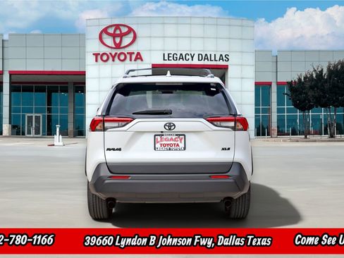 Used 2025 Toyota RAV4 XLE Premium FWD image 8