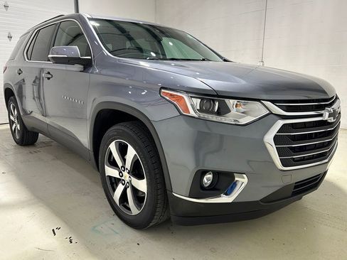 Used 2021 Chevrolet Traverse LT w/ LT Premium Package FWD image 8