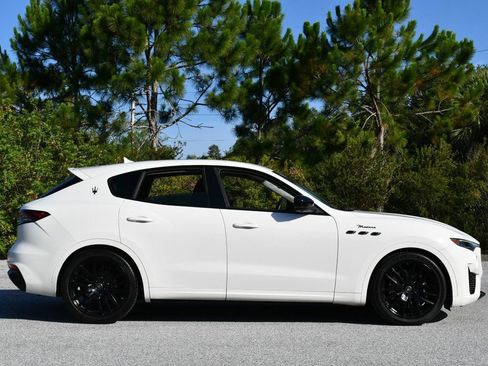 Used 2022 Maserati Levante Modena AWD/4WD image 42