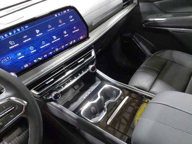 Used 2026 Chevrolet Traverse High Country w/ LPO, Floor Liner Package AWD/4WD image 33