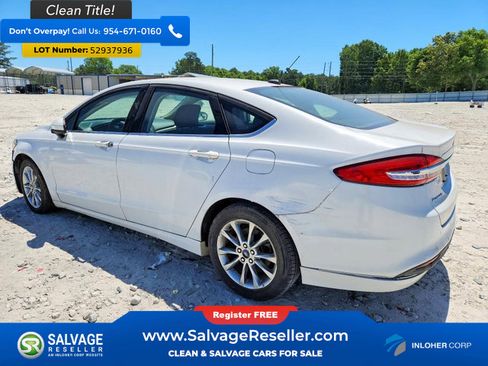 Used 2017 Ford Fusion SE FWD image 3