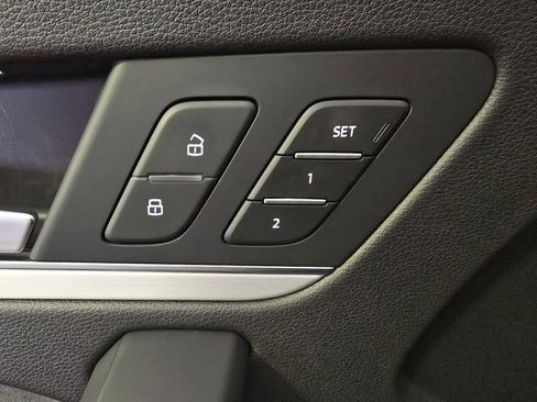 Used 2024 Audi Q5 e Premium Plus image 9