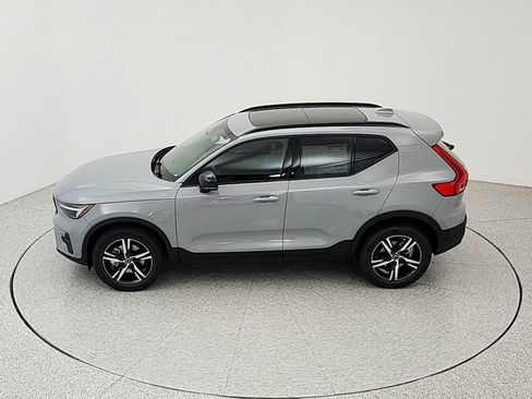 New 2026 Volvo XC40 B5 Core w/ Protection Package Premier AWD/4WD image 36