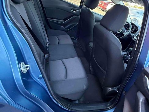 Used 2017 MAZDA MAZDA3 Sport FWD image 9