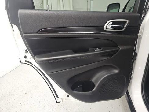 Used 2019 Jeep Grand Cherokee Limited AWD/4WD image 28