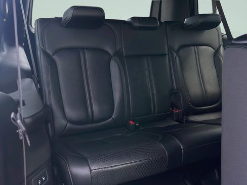 Used 2024 Jeep Wagoneer L Series III w/ Flexible Seating Group image 27