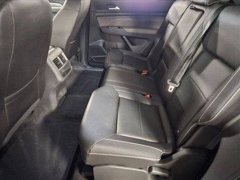 Used 2023 Volkswagen Atlas Cross Sport SE FWD image 16