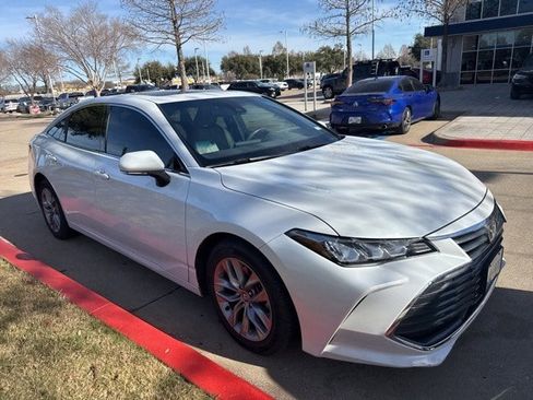 Used 2020 Toyota Avalon XLE image 1