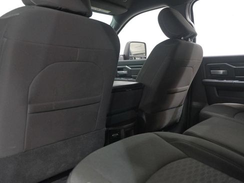 Used 2025 RAM 2500 Big Horn AWD/4WD image 37