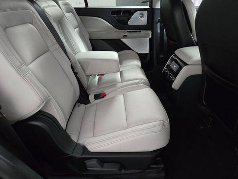 New 2026 Lincoln Aviator Reserve AWD/4WD image 19