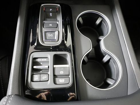 New 2025 Honda Pilot Touring image 17