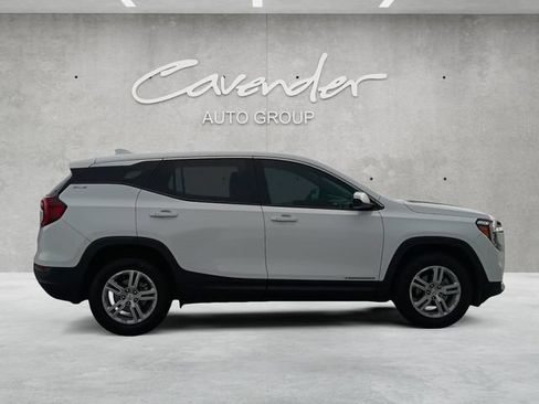 Used 2022 GMC Terrain SLE w/ LPO, Floor Liner Package FWD image 17