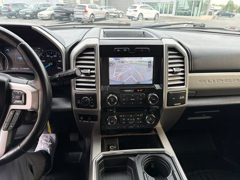 Used 2017 Ford F250 Lariat w/ Lariat Value Package AWD/4WD image 12
