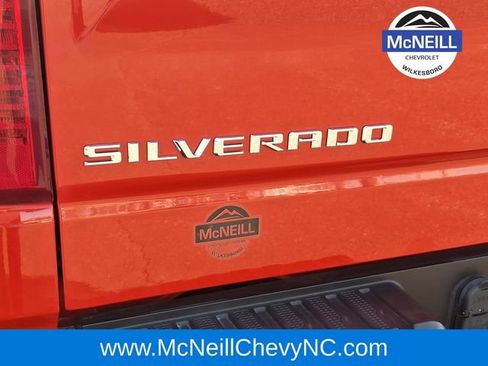 Used 2022 Chevrolet Silverado 1500 Custom image 31