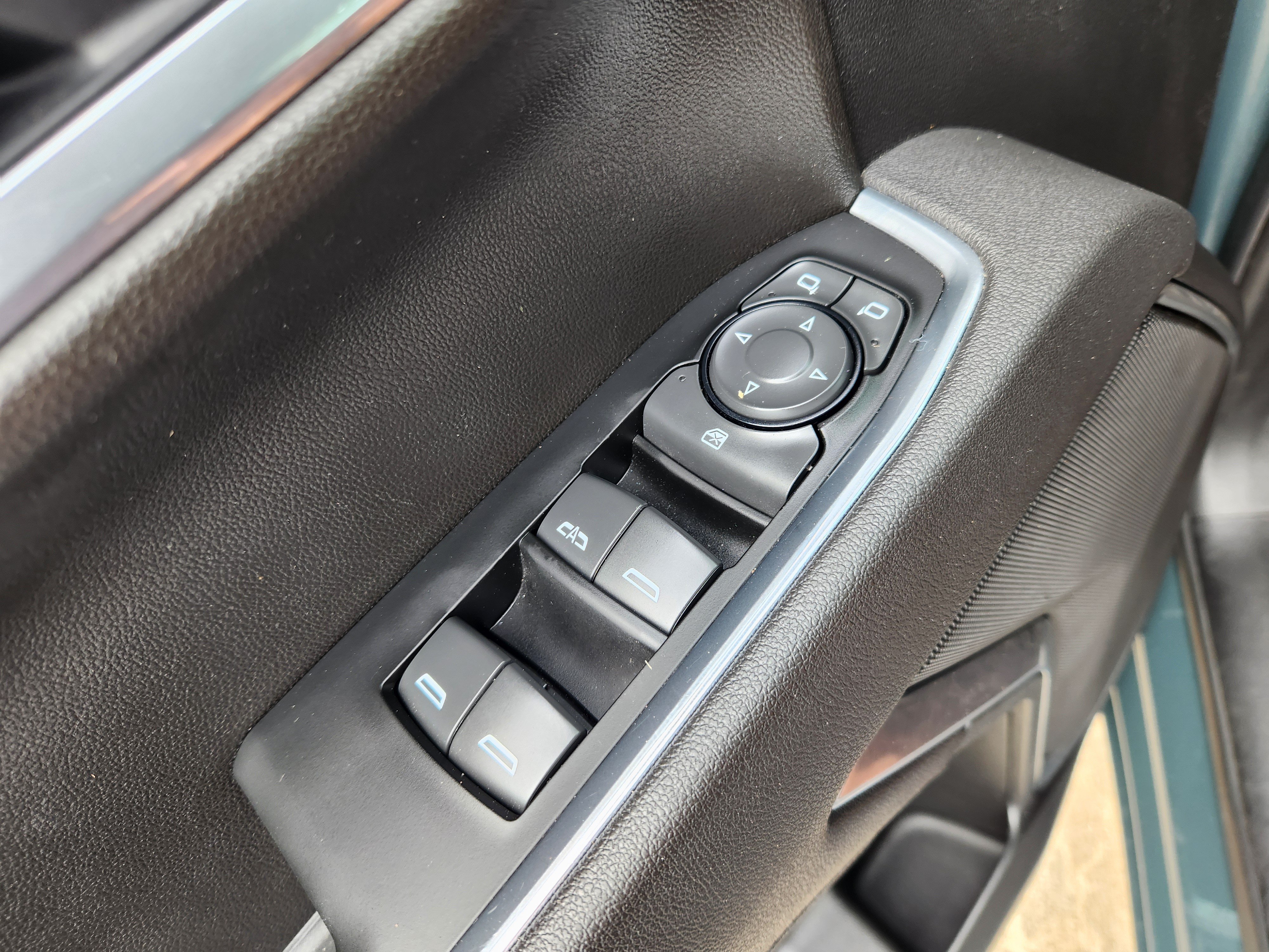 Certified 2025 Chevrolet Silverado 1500 LT RWD image 23