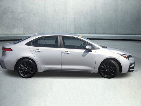 Used 2024 Toyota Corolla SE FWD image 11