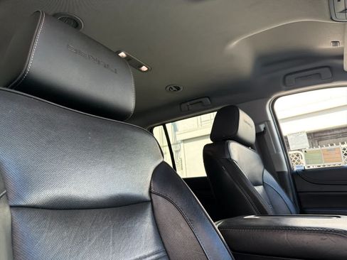 Used 2020 GMC Yukon XL Denali RWD image 36