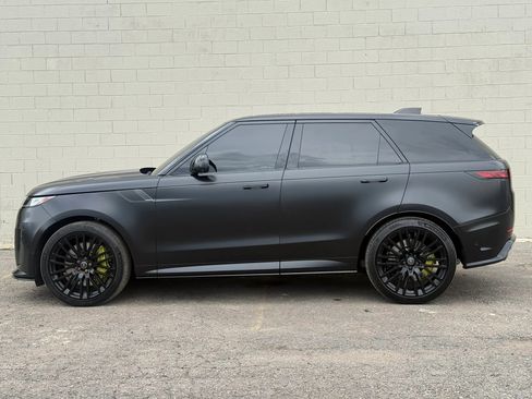 Used 2024 Land Rover Range Rover Sport AWD/4WD image 3