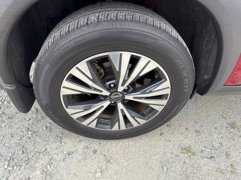 Used 2023 Nissan Rogue SV w/ SV Premium B Package FWD image 15