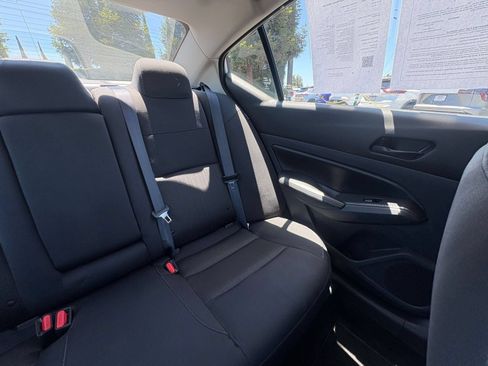 Used 2025 Nissan Altima 2.5 SV FWD image 37