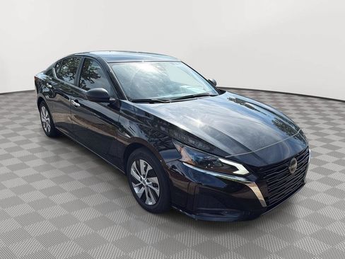Used 2024 Nissan Altima 2.5 S FWD image 2