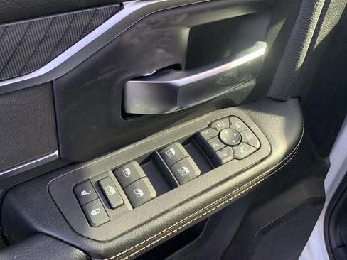 New 2026 RAM 2500 Big Horn AWD/4WD image 17