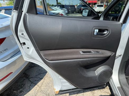 Used 2013 Nissan Rogue SV image 16